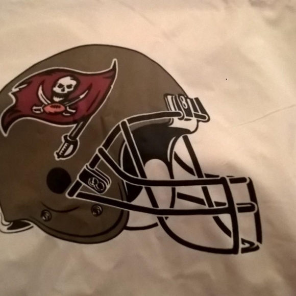 Last One Adult TAMPA BAY BUC"S PVC RAIN PANCHO - Picture 6 of 8